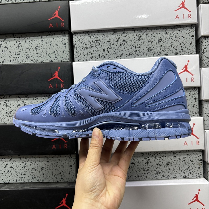 New Balance 1890 Sneakers