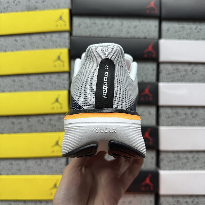 Zoom Pegasus 42 2