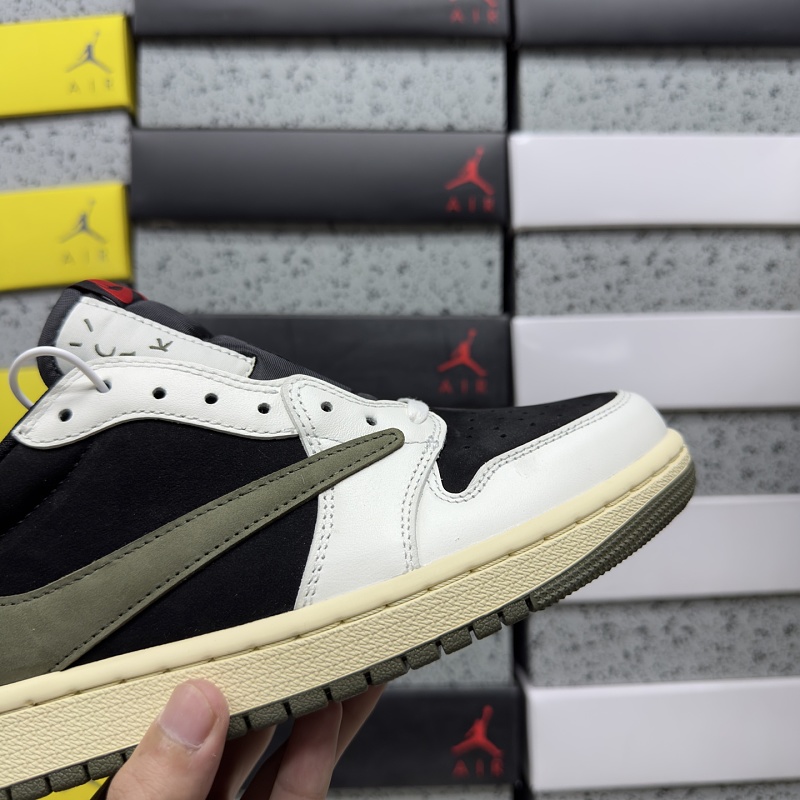 Travis Scott Reverse Swoosh Sneakers 8