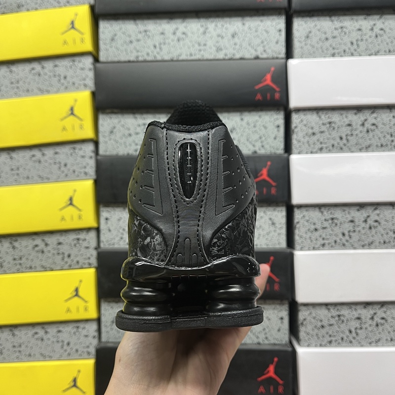 Shox R4 · 3