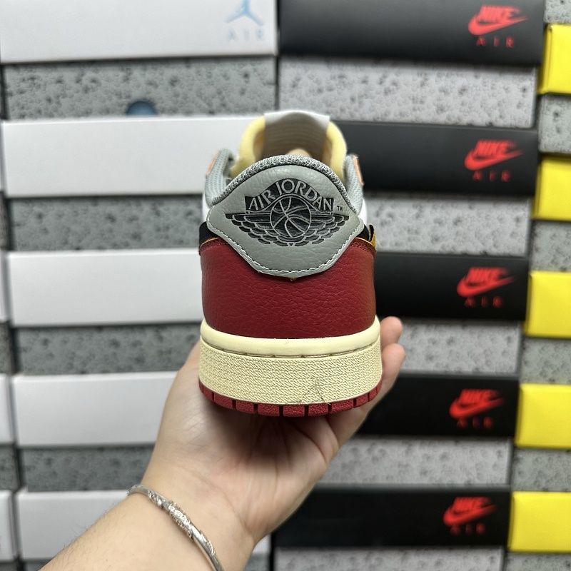 Jordan 1 Sneakers 3