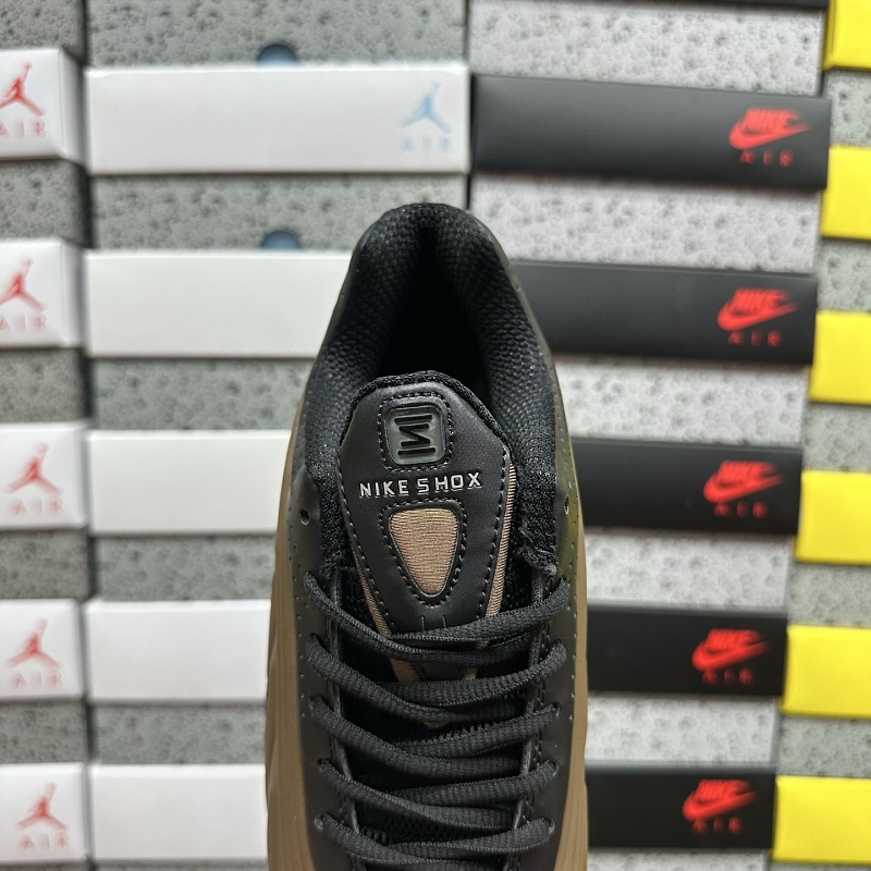 Shox R4 · 4