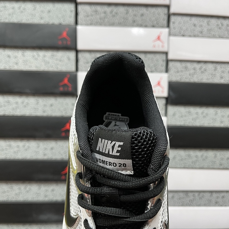Nike Vomero 5
