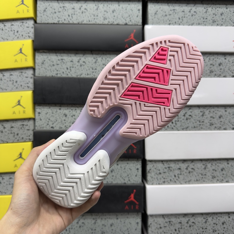 Adizero Ubersonic 5 M