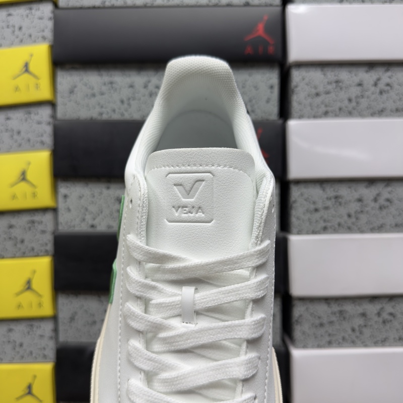 Veja Leather Extra Sneakers · 4