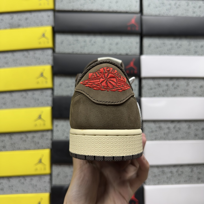 Travis Scott Reverse Swoosh Sneakers 3