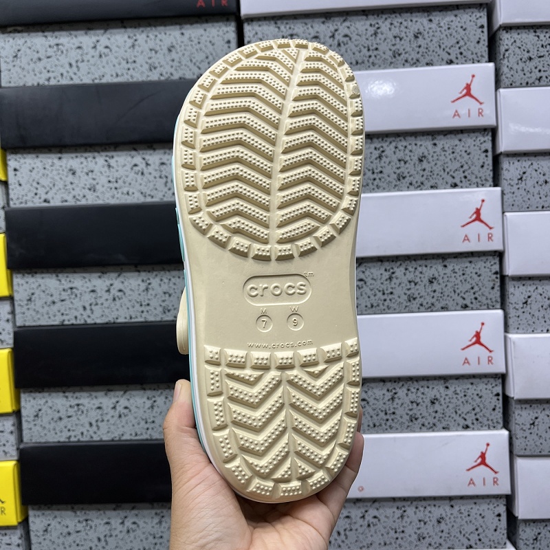 Crocs M4-m11 · 4