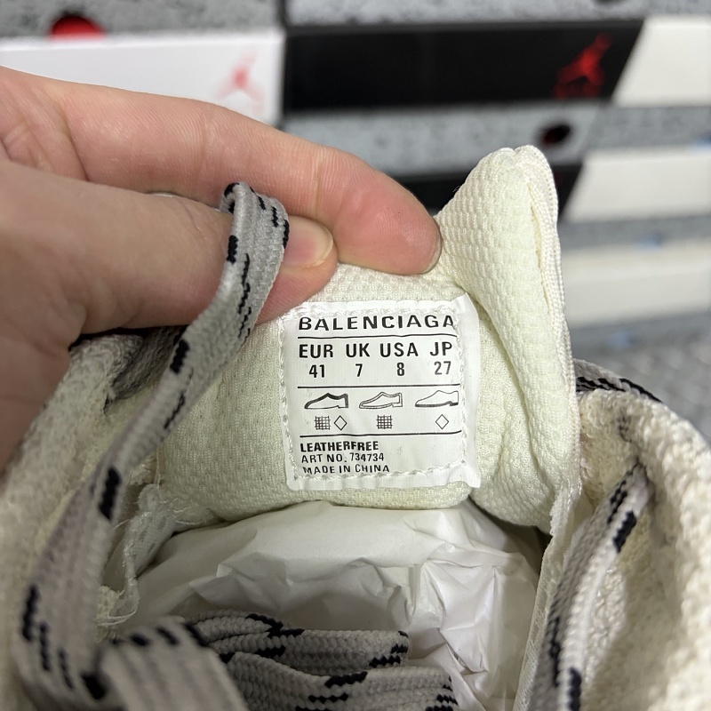 New Balance 9060 Sneakers · White Red