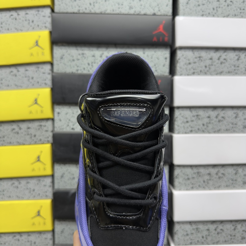 Raf Simons Response Trail · 4