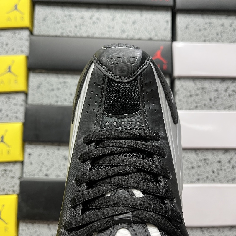 Shox R4 · 5