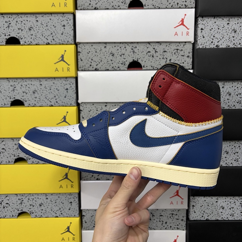 Jordan 1 Sneakers 4