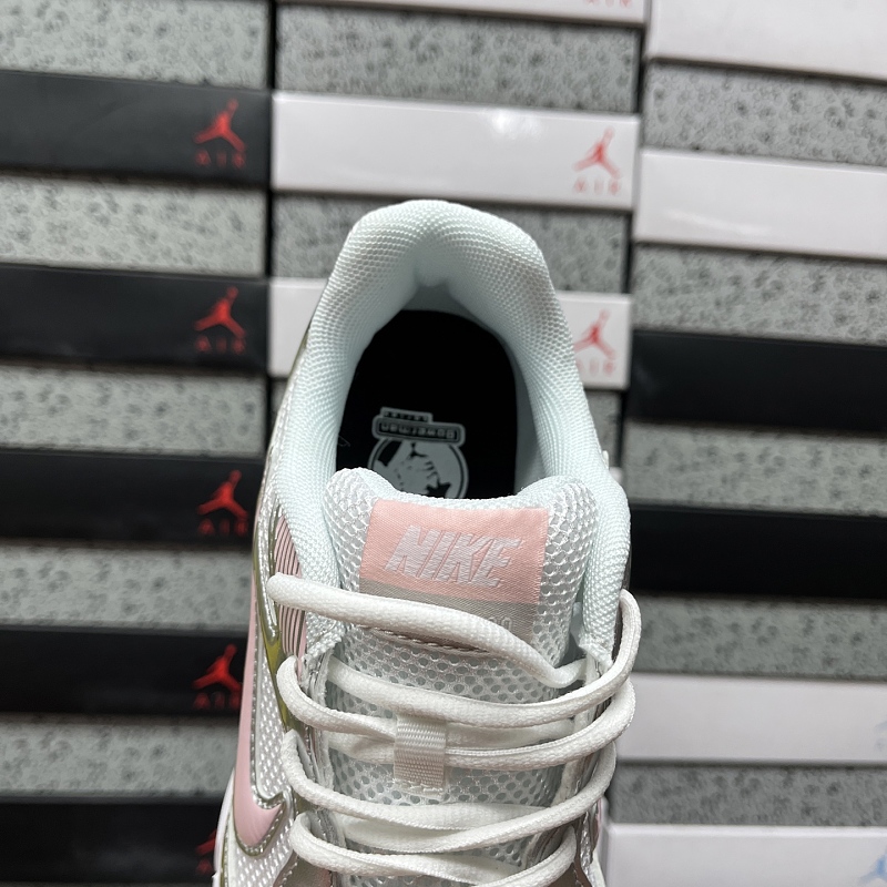 Nike Vomero 5