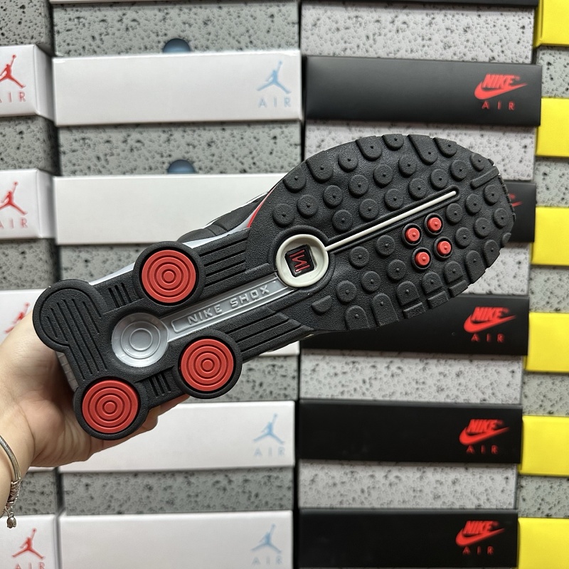 Shox R4 · 2
