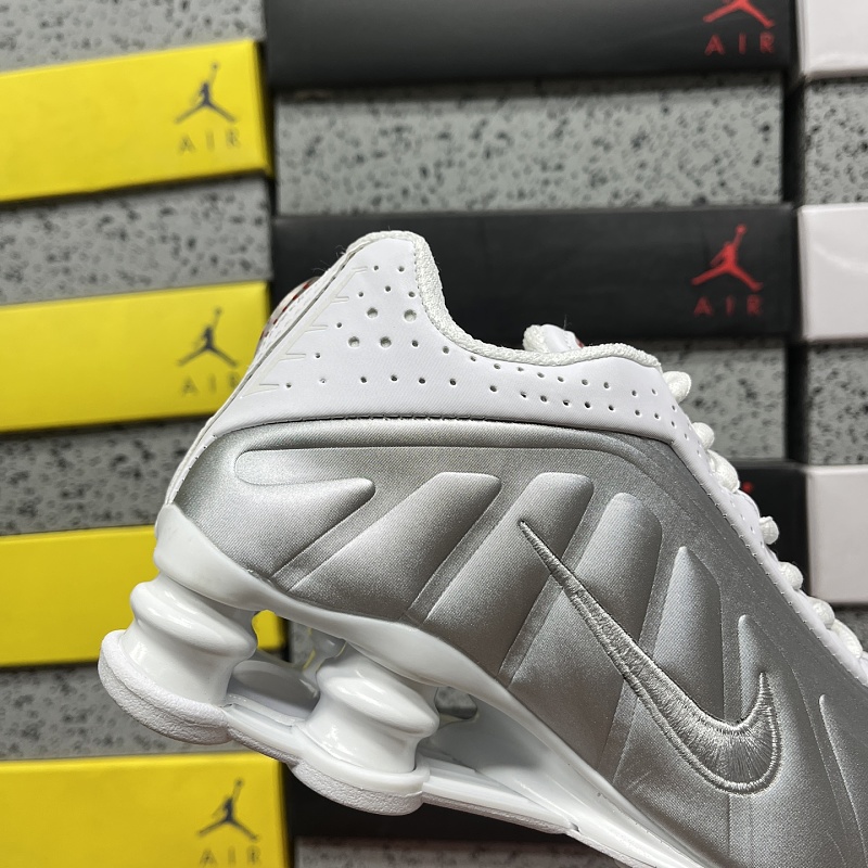 Shox R4 · 6