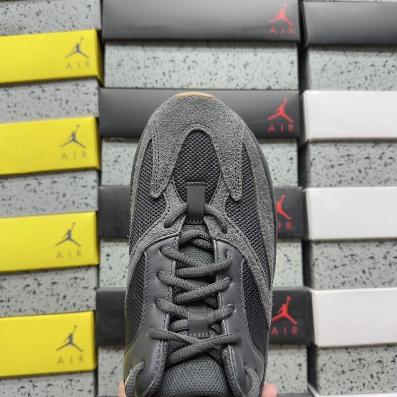 Yeezy 700 5