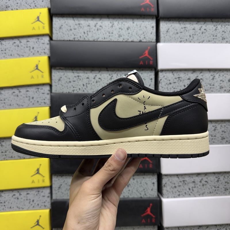 Travis Scott Reverse Swoosh Sneaker 4