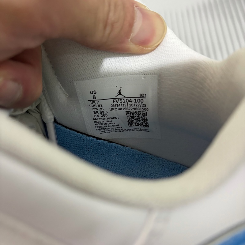 Jordan 11 Sneakers