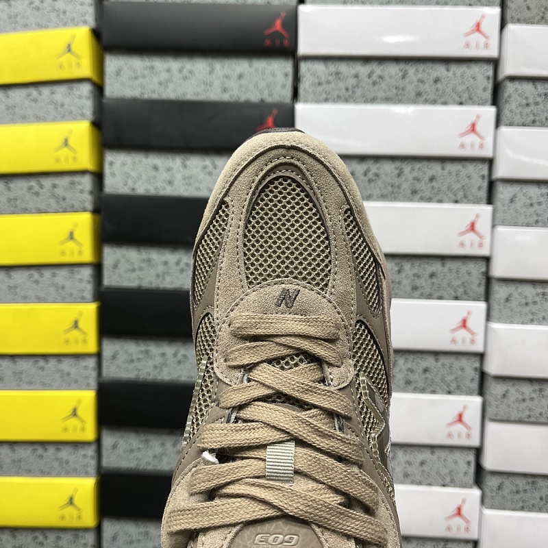 New Balance 603 Sneakers · 6