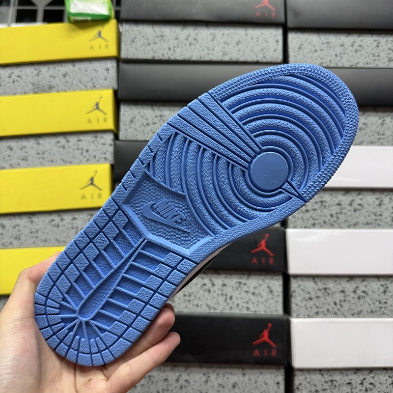 Jordan 1 Sneakers