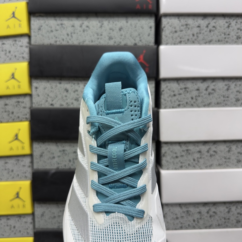 Adizero Ubersonic 5 M 4