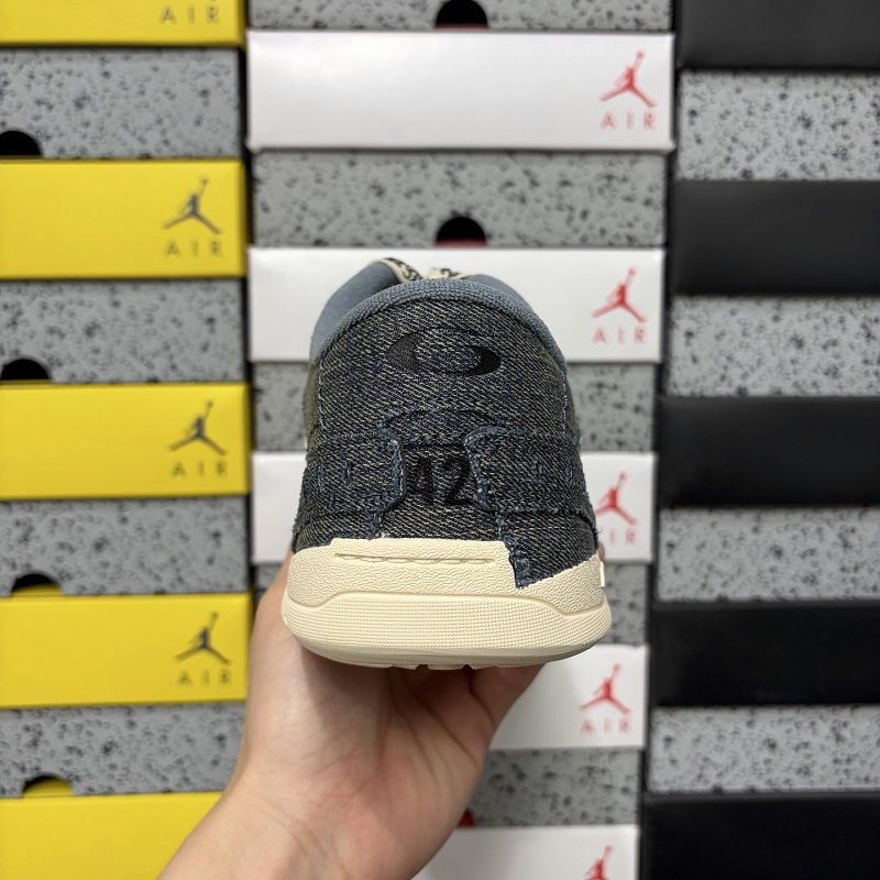 Hamptons Worn Out 4090 · 6