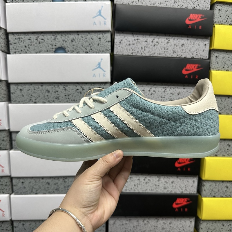 Gazelle Indoor 8