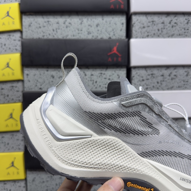 Holo Peak · 6