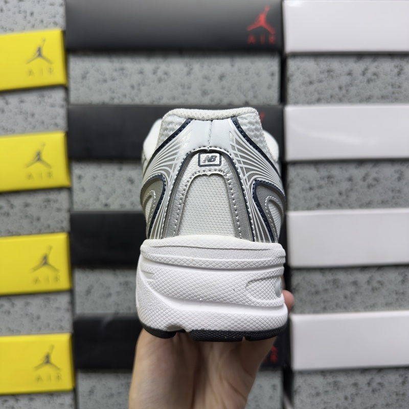 New Balance 740 Sneakers · 2