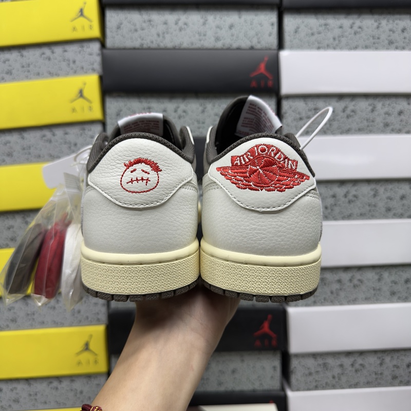 Jordan 1 Sneakers