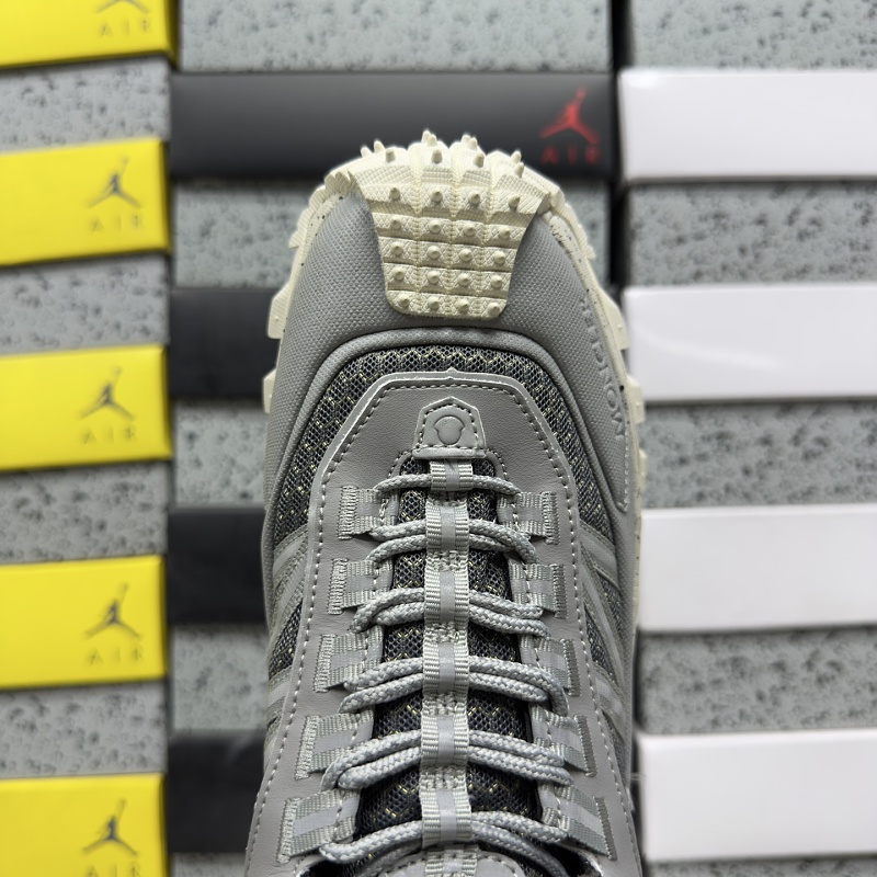 300 Trailgrip Gore-Tex 900 · 5