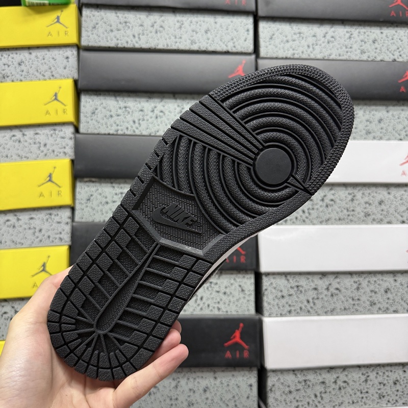 Jordan 1 Sneakers