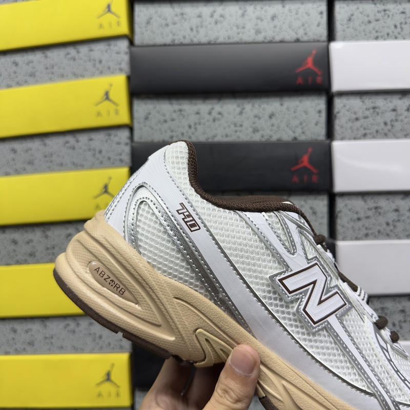 New Balance 740 Sneakers · 6
