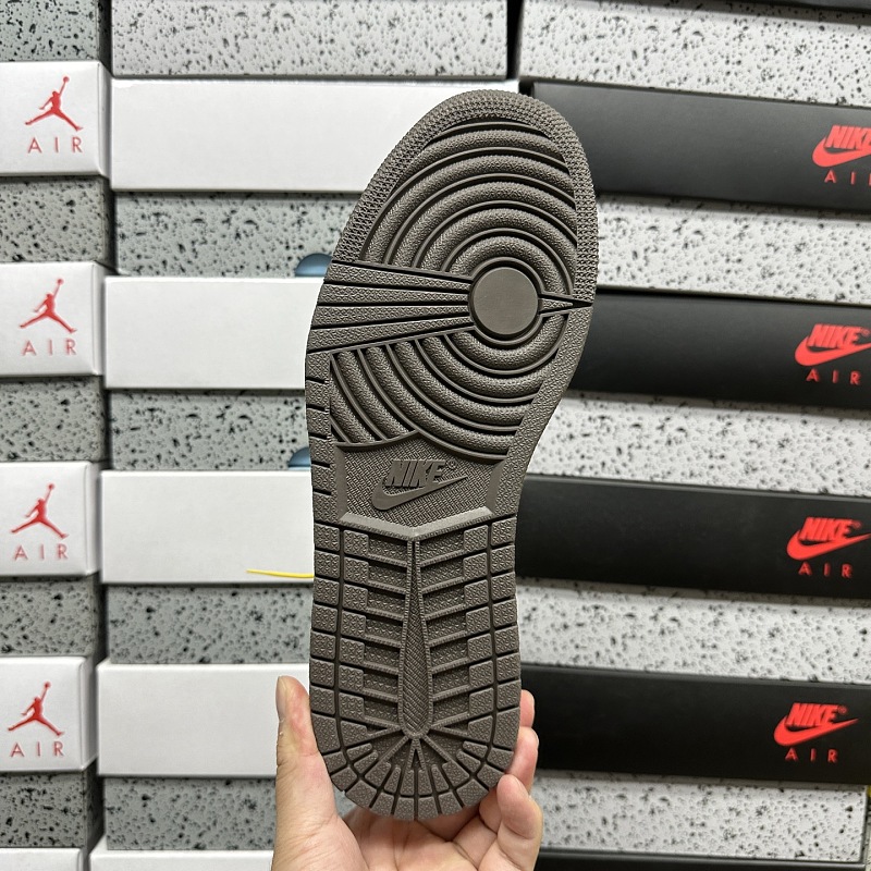 Nike Reverse Swoosh Sneakers 3