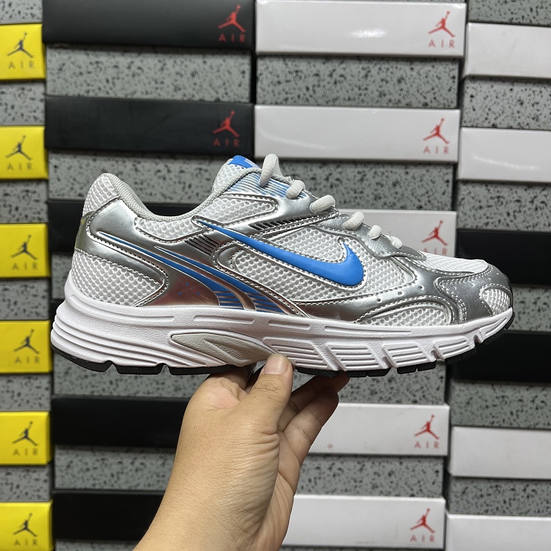 Nike Vomero 10