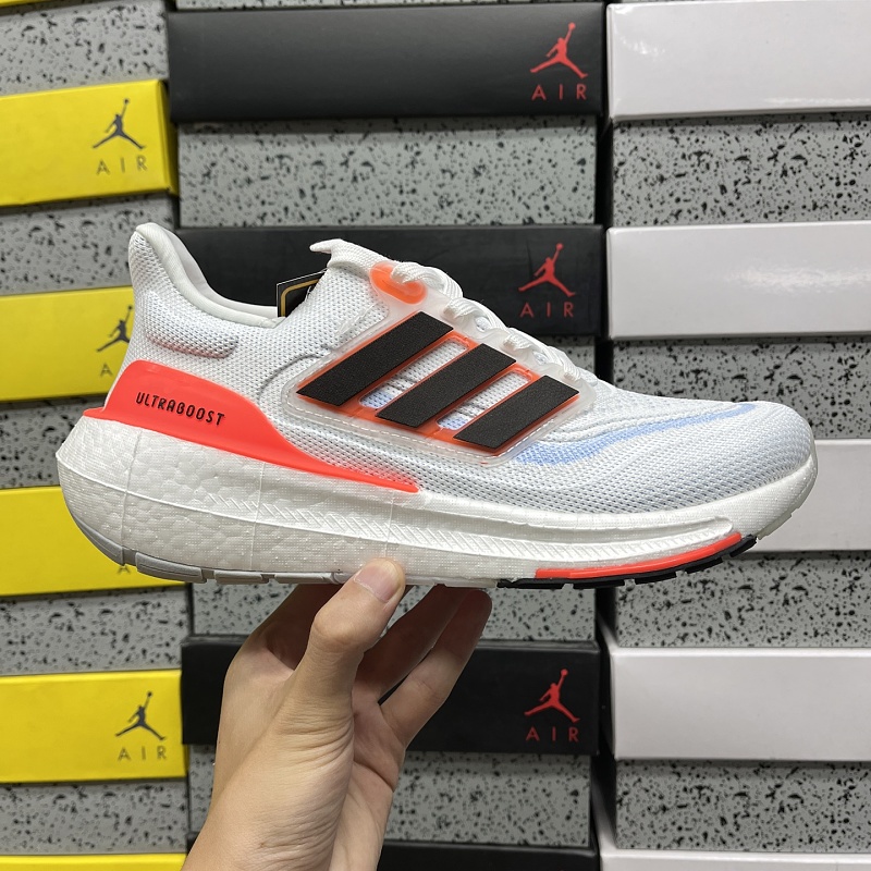 Ultraboost Light 10