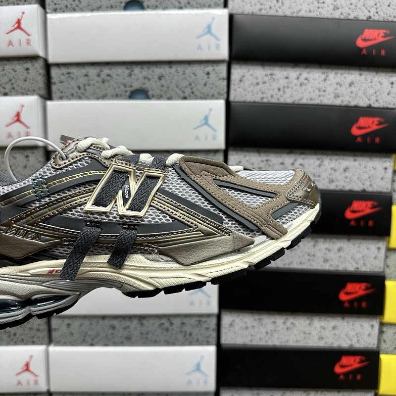 New Balance 1906 Sneakers