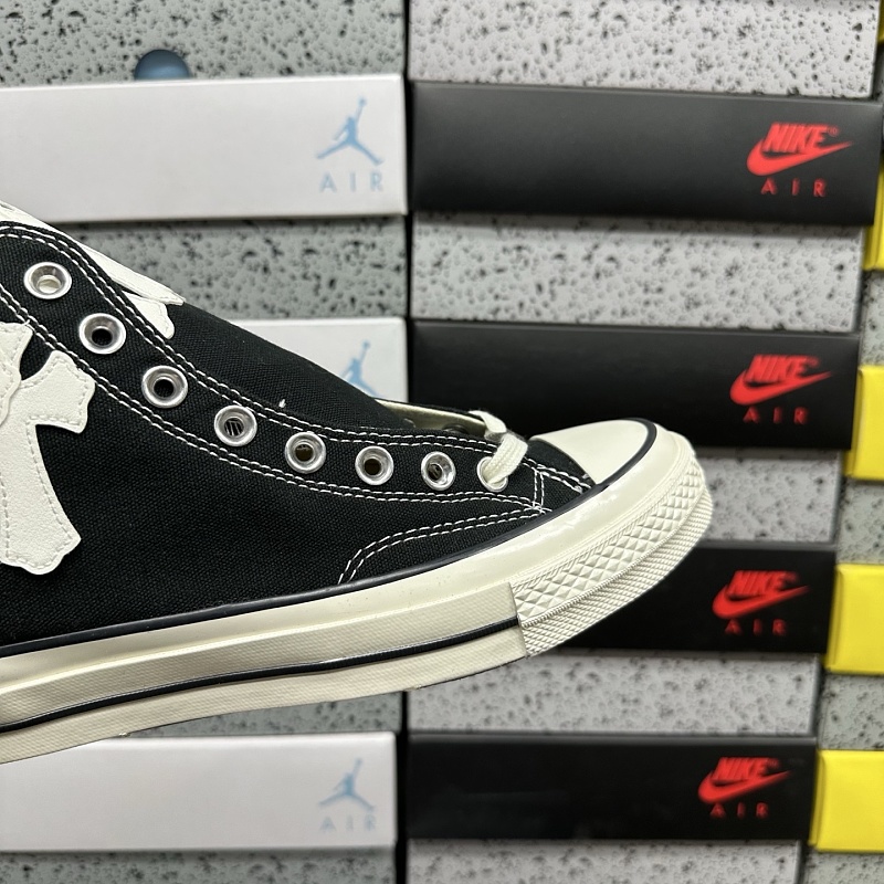 Converse Chuck Taylor Sneakers 6