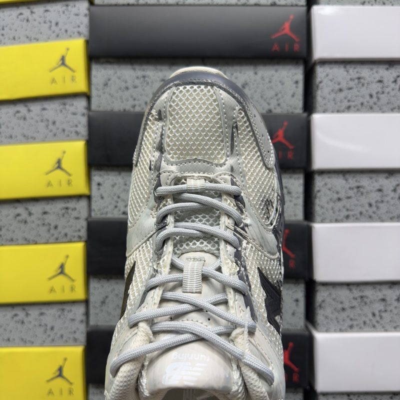 New Balance 530 · Gray Graffiti · 5