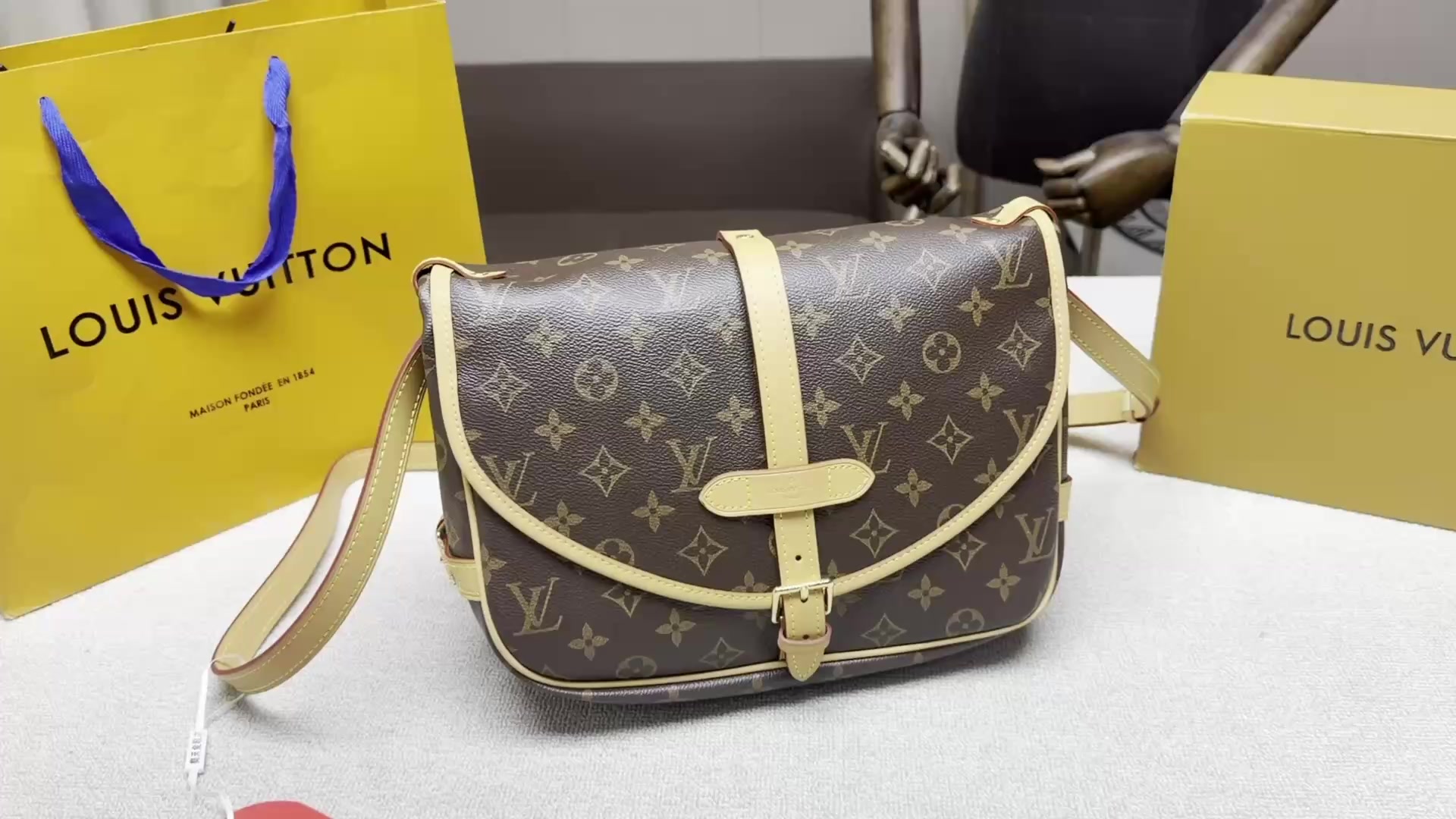 Xinxin LV Monogram ​​，30*21cm
