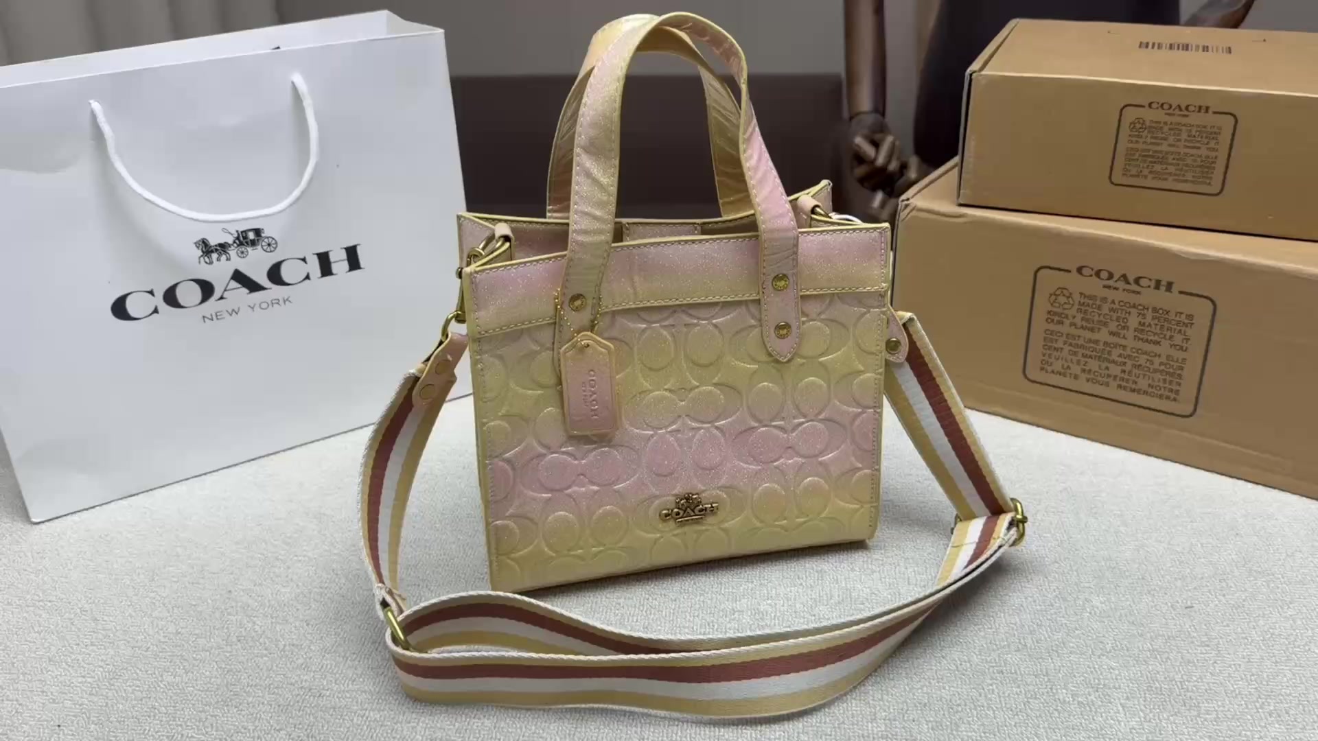 Xinxin Coach ​​ 23*21cm