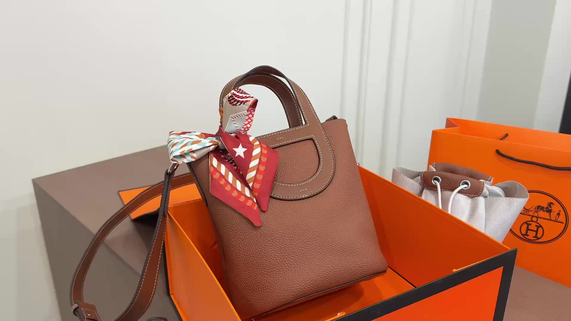 Xinxin Hermes 18*20cm