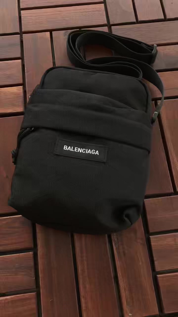 B L Ia A Bag