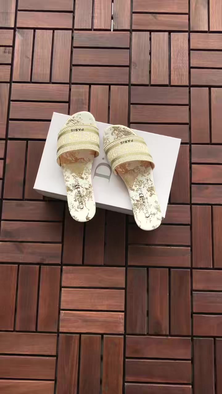 D O Slippers 2