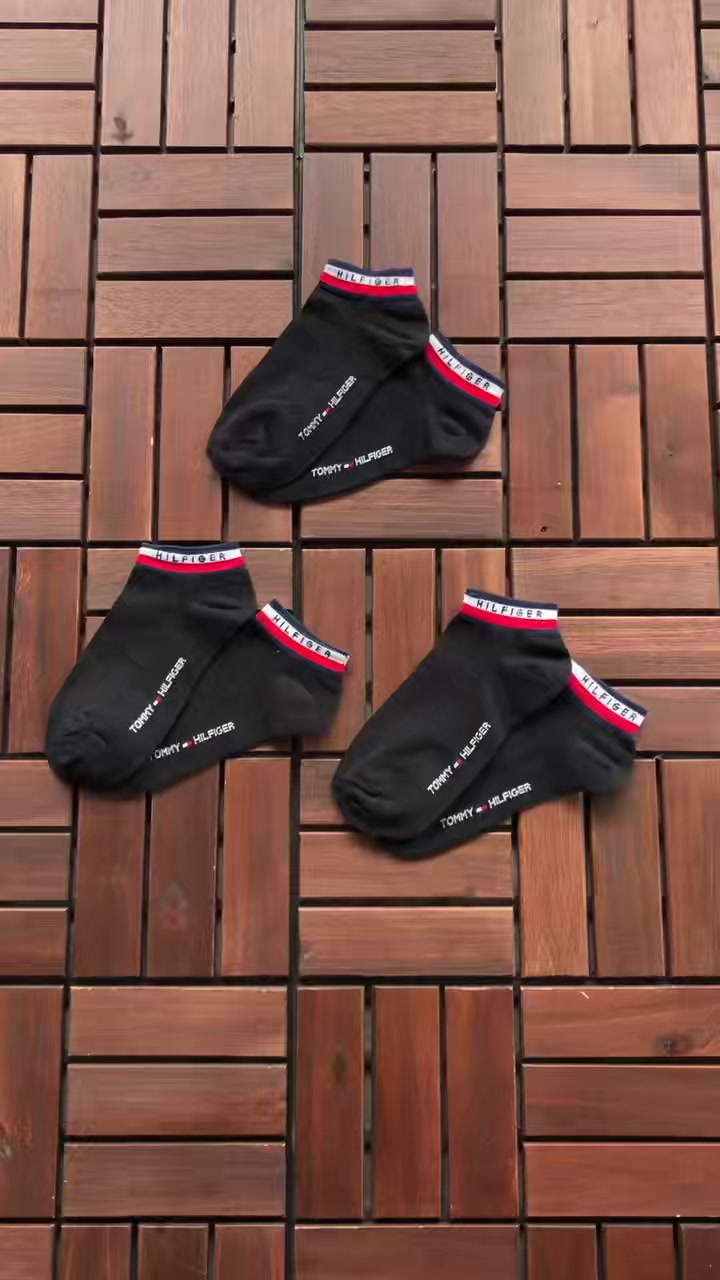 T H R Socks