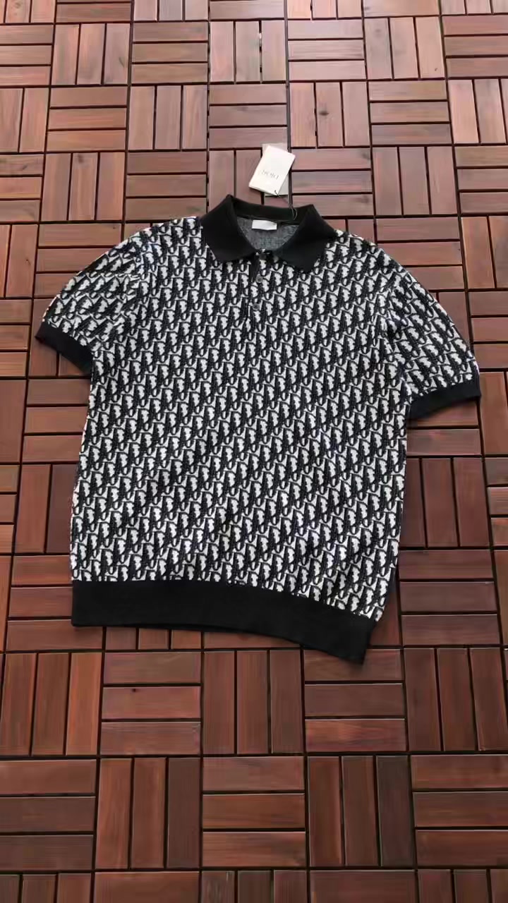 D O T-shirt Sweater · 5
