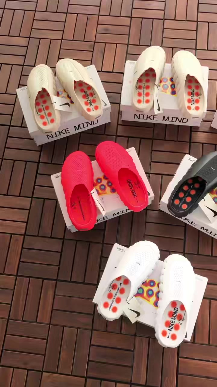 Nike Slippers 3