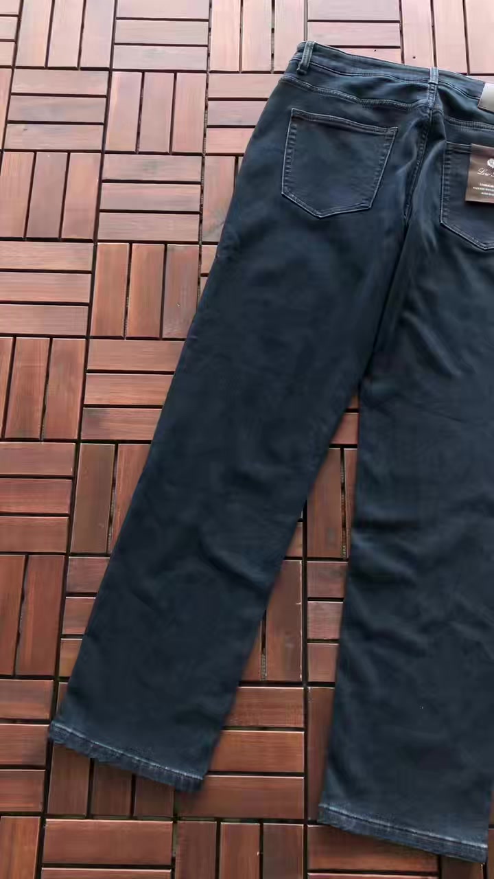 L O P A A Jeans 2