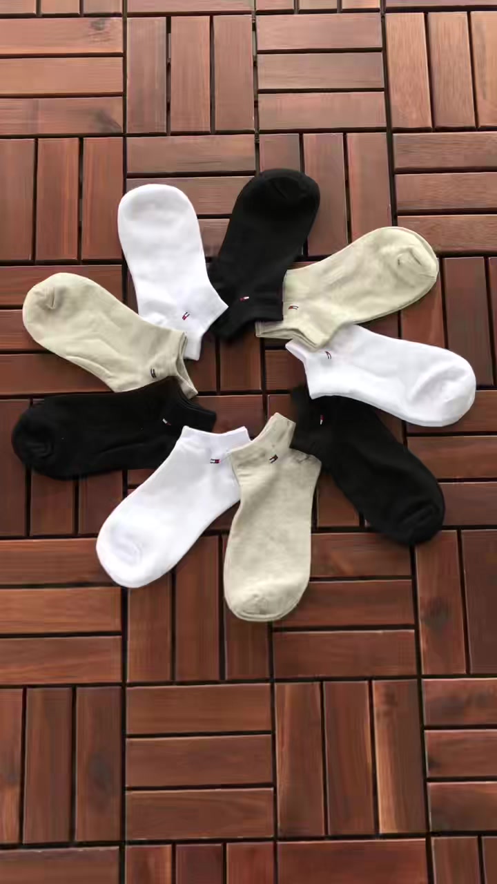 T H R Socks