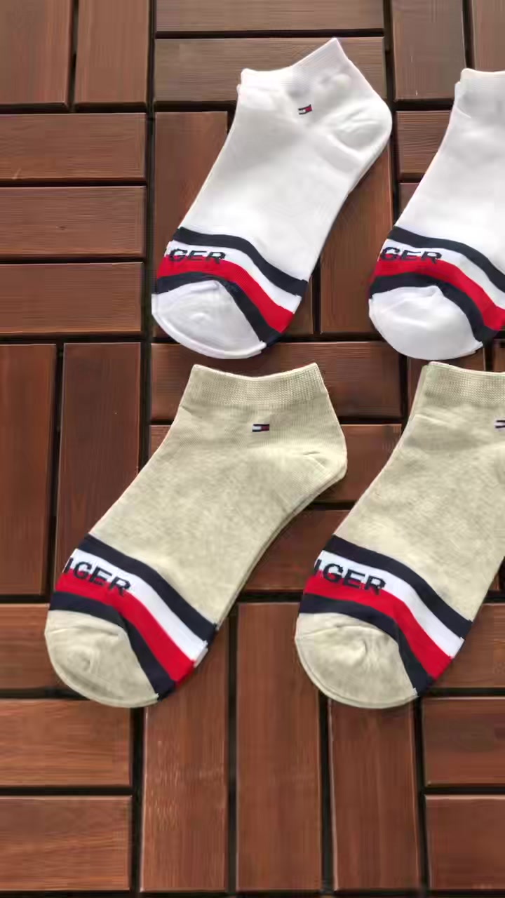 T H R Socks