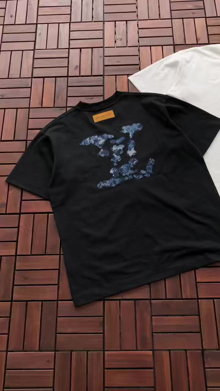 L T-shirt · 2